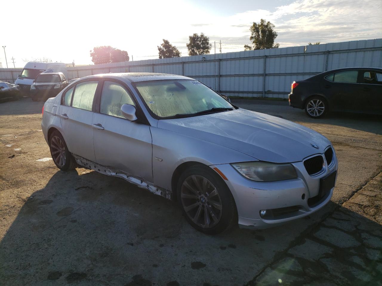 Photo 3 VIN: WBAPH7G52BNN03081 - BMW 3ER 