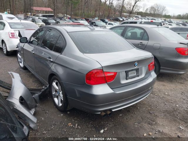 Photo 2 VIN: WBAPH7G53ANM48784 - BMW 328I 