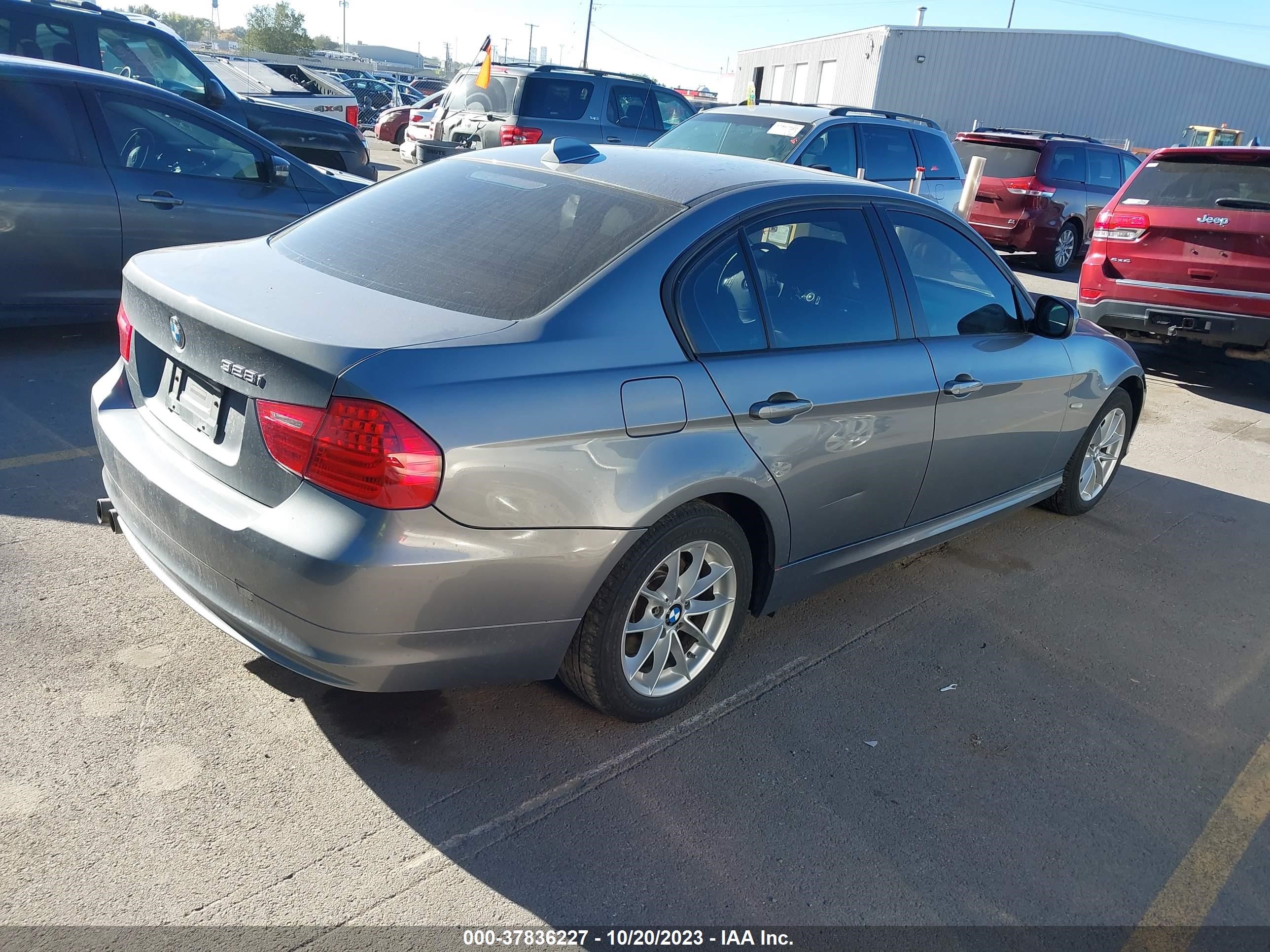 Photo 3 VIN: WBAPH7G53ANM49255 - BMW 3ER 