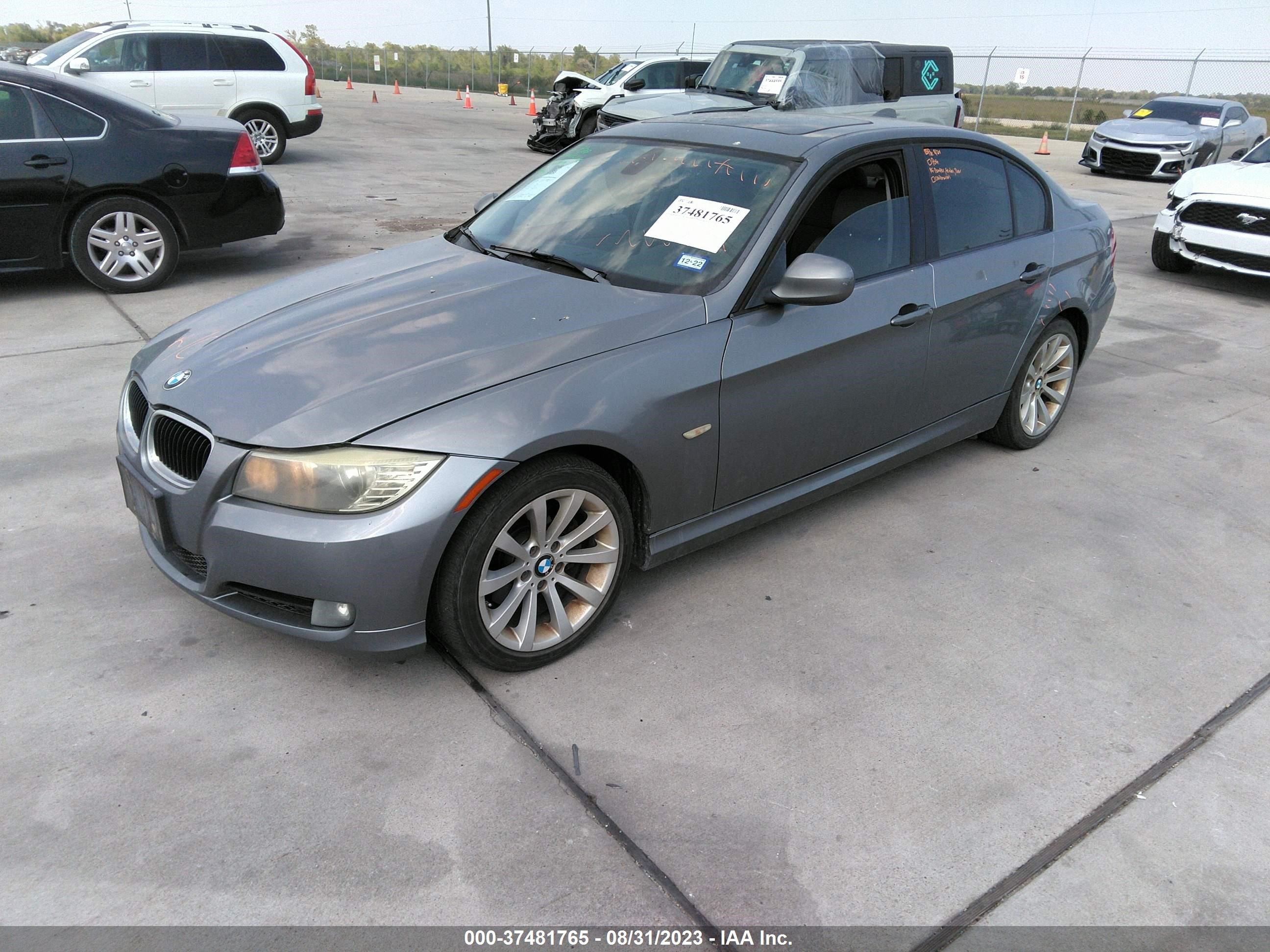 Photo 1 VIN: WBAPH7G53BNM54747 - BMW 3ER 