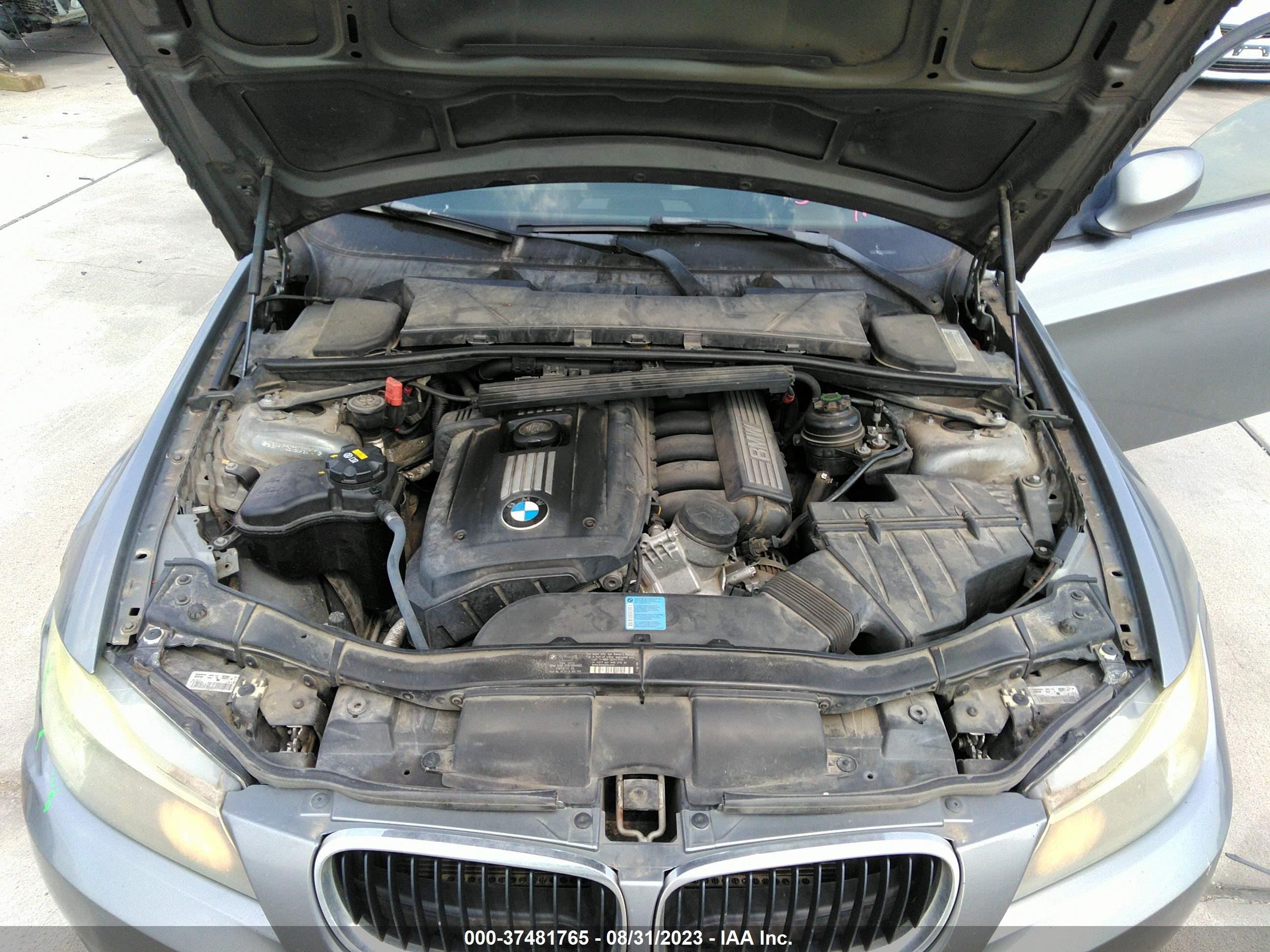 Photo 9 VIN: WBAPH7G53BNM54747 - BMW 3ER 