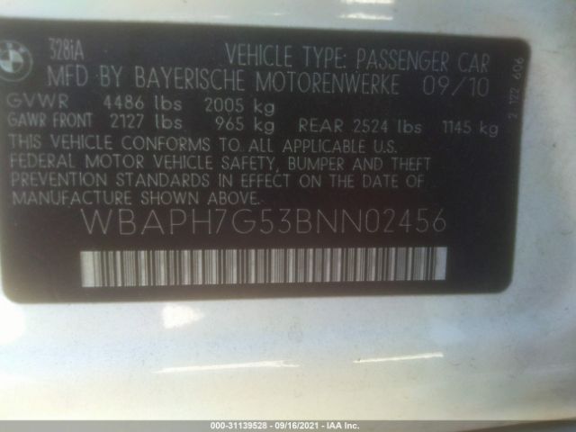 Photo 8 VIN: WBAPH7G53BNN02456 - BMW 3 