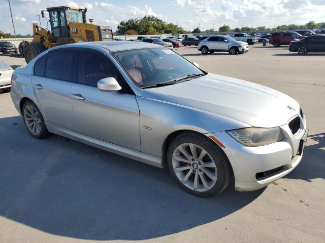 Photo 3 VIN: WBAPH7G53BNN02747 - BMW 323 IT 