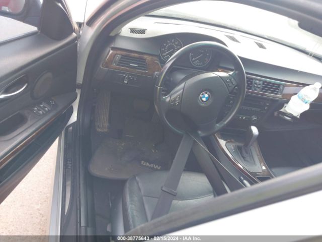 Photo 6 VIN: WBAPH7G54ANM51287 - BMW 328I 