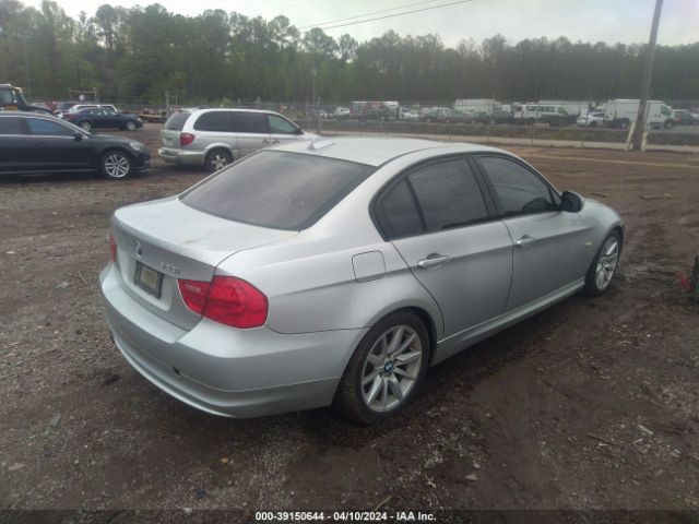 Photo 3 VIN: WBAPH7G54BNM56670 - BMW 328I 