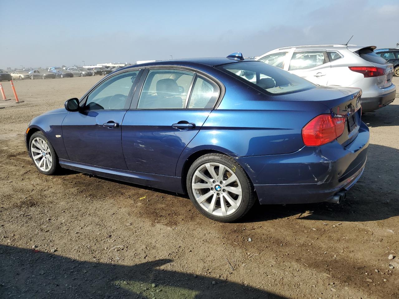 Photo 1 VIN: WBAPH7G54BNM58404 - BMW 3ER 