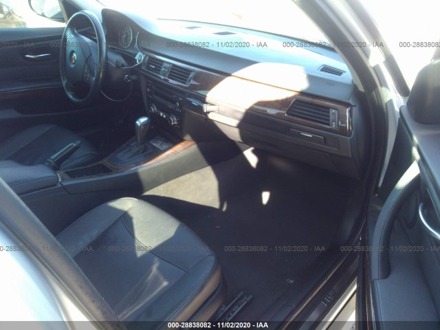 Photo 4 VIN: WBAPH7G55ANM51511 - BMW 3 