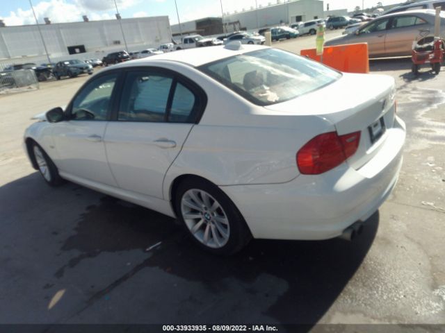 Photo 2 VIN: WBAPH7G55BNM56127 - BMW 3 SERIES 