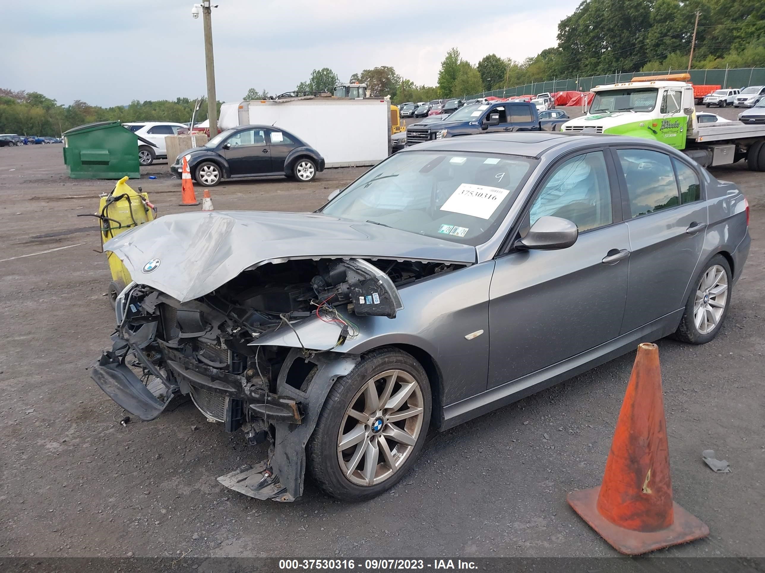 Photo 1 VIN: WBAPH7G57BNM55464 - BMW 3ER 