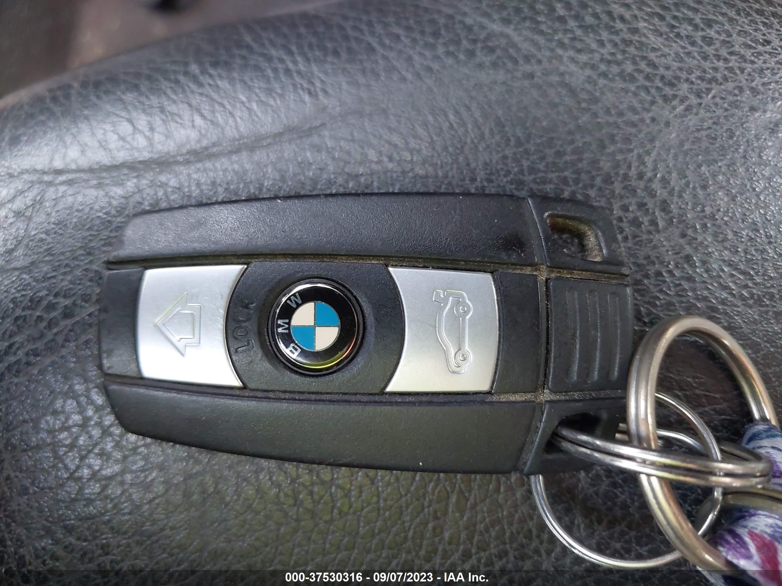 Photo 10 VIN: WBAPH7G57BNM55464 - BMW 3ER 