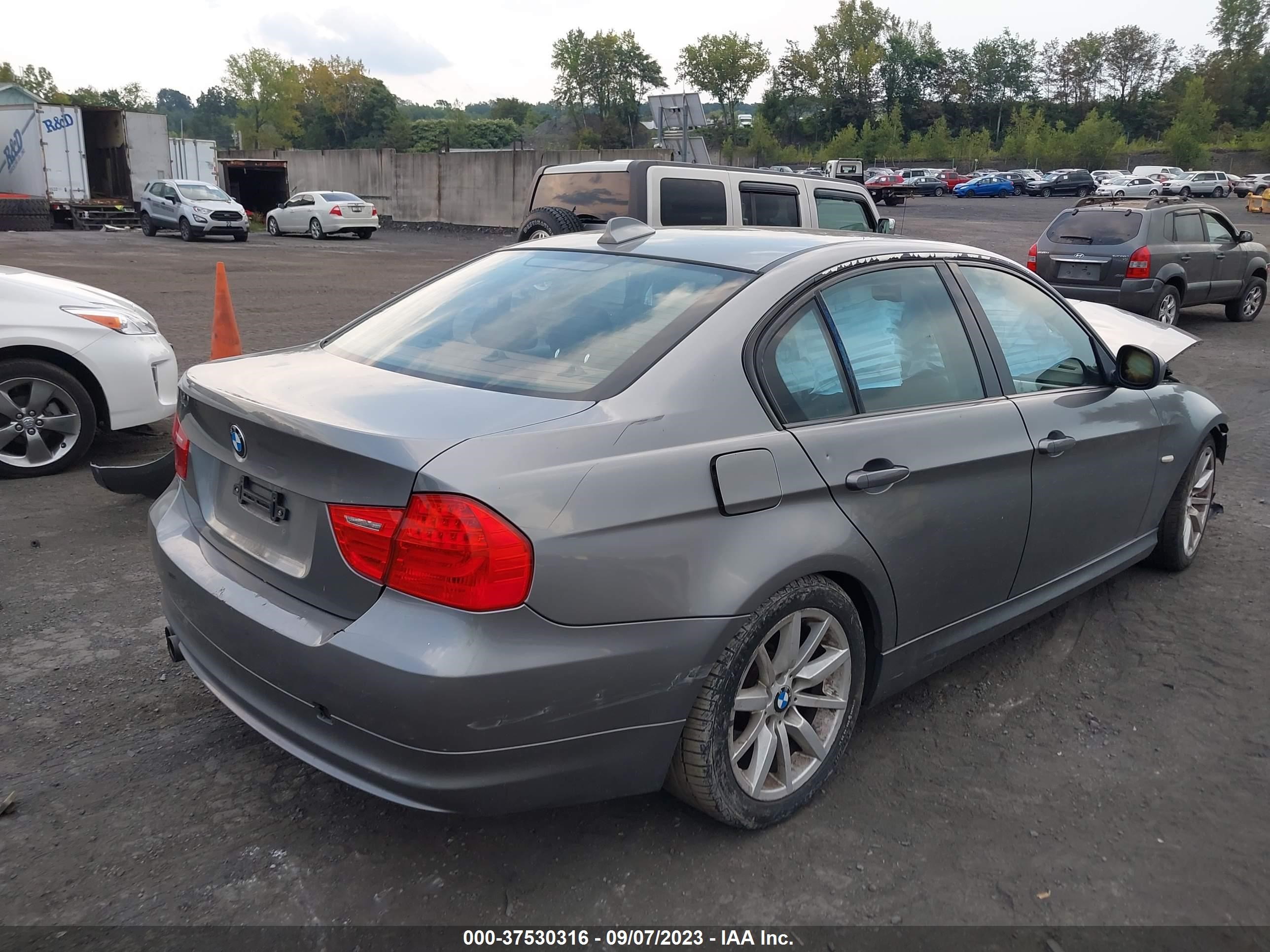 Photo 3 VIN: WBAPH7G57BNM55464 - BMW 3ER 