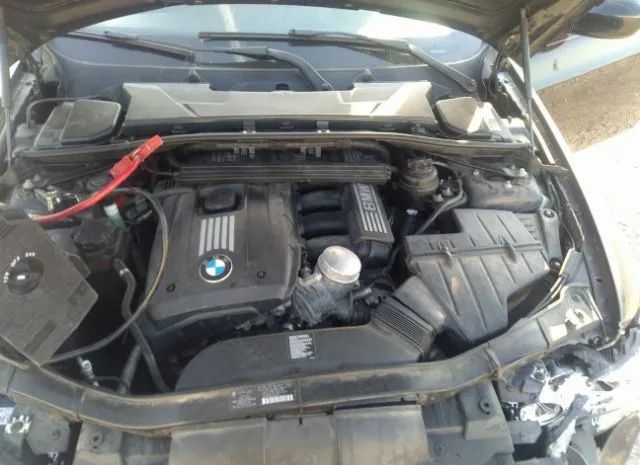 Photo 9 VIN: WBAPH7G59BNN07631 - BMW 3 SERIES 