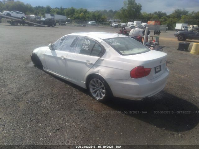 Photo 2 VIN: WBAPH7G5XBNN03586 - BMW 3 