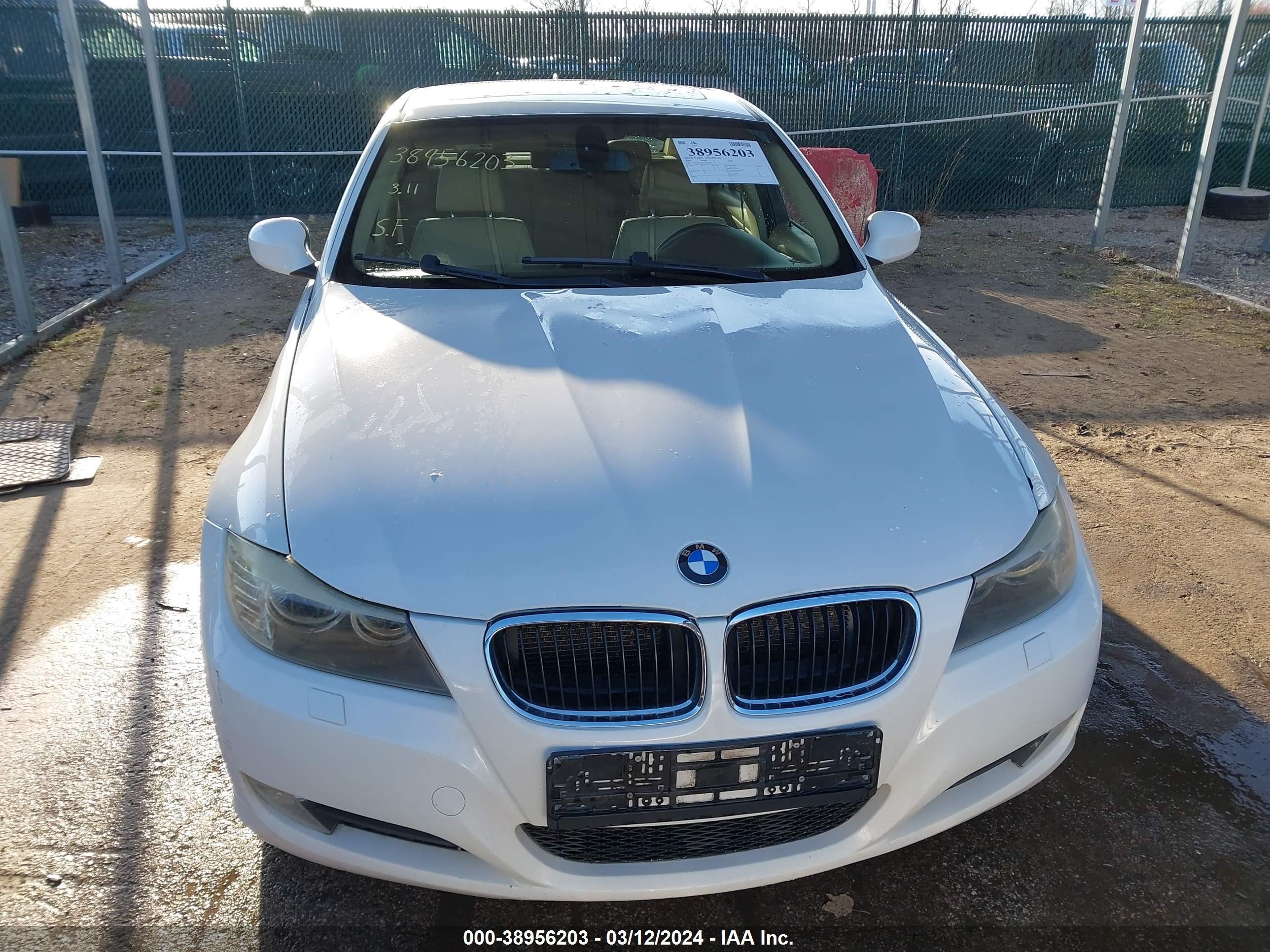 Photo 11 VIN: WBAPK53559A643140 - BMW 3ER 