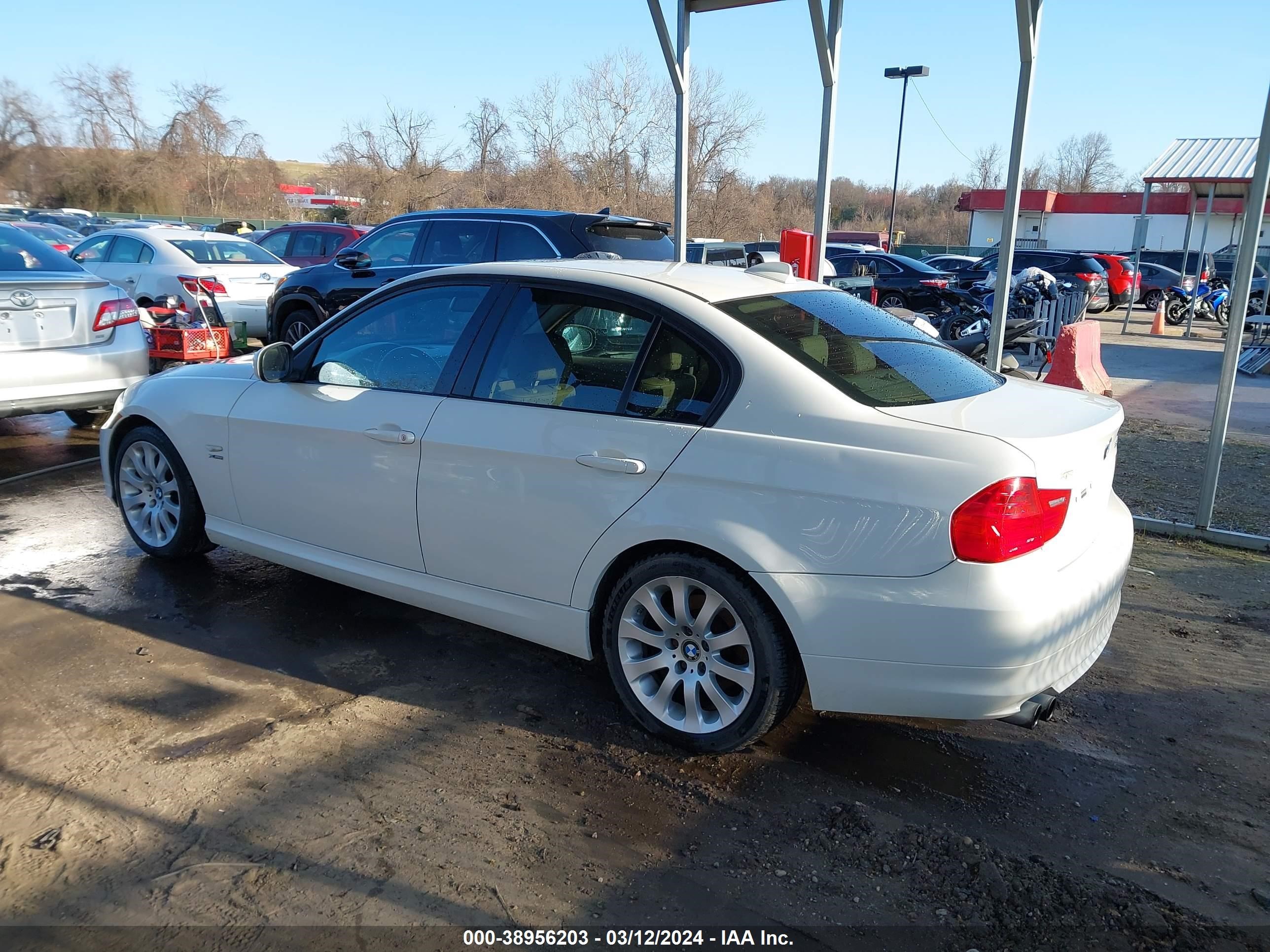 Photo 2 VIN: WBAPK53559A643140 - BMW 3ER 