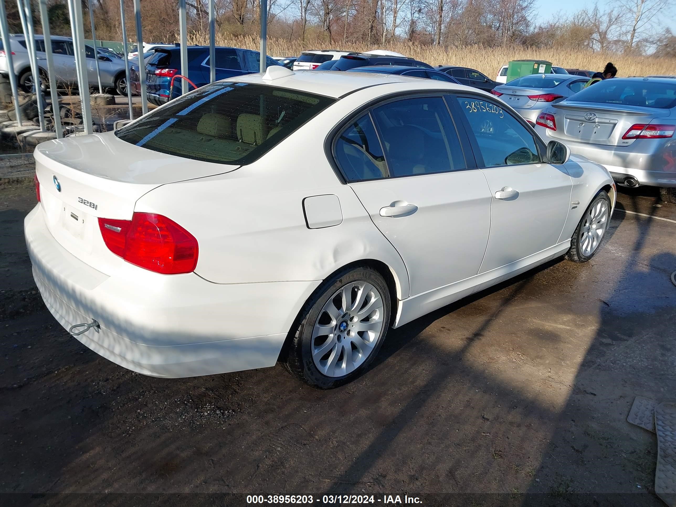 Photo 3 VIN: WBAPK53559A643140 - BMW 3ER 