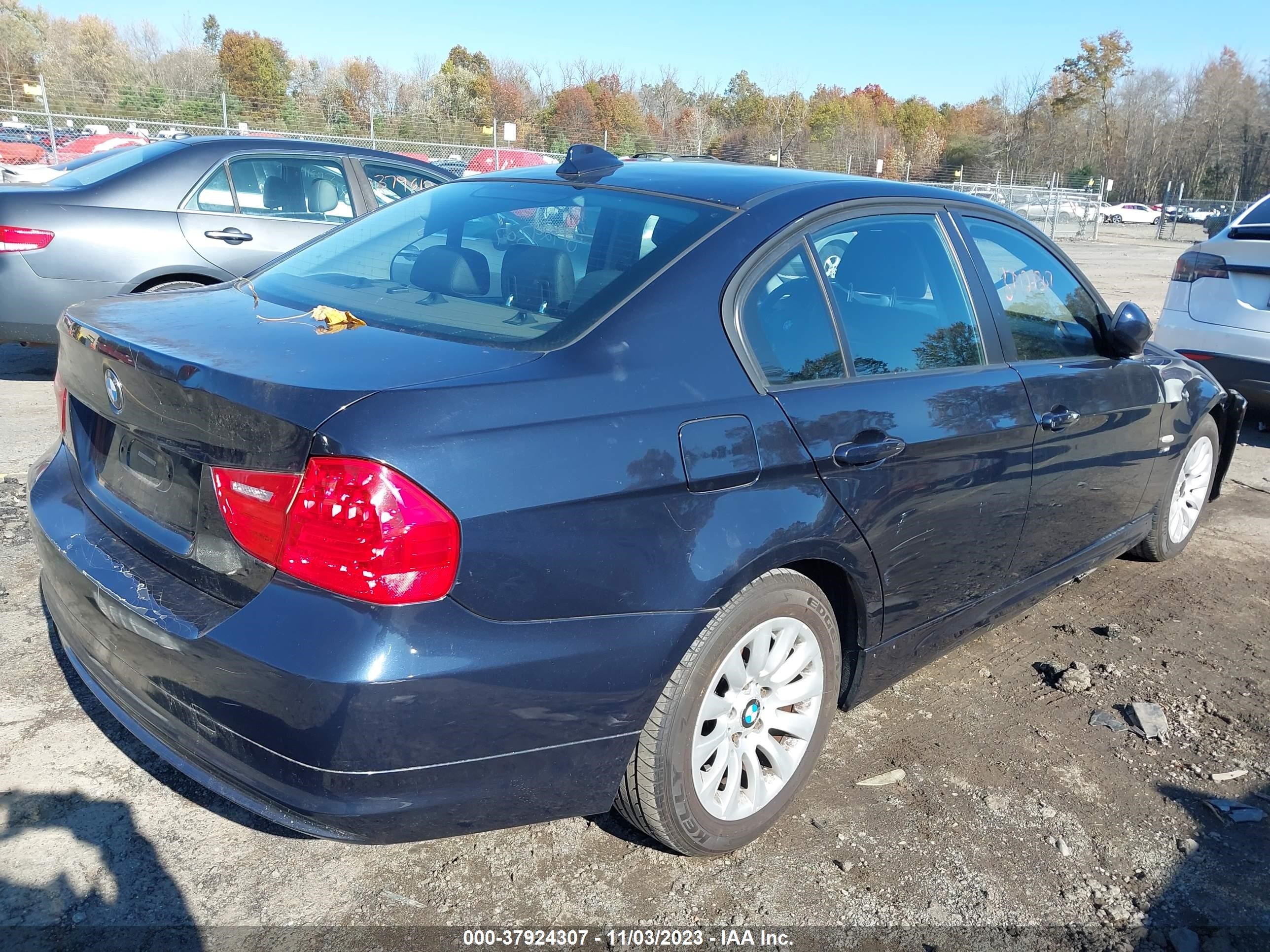 Photo 3 VIN: WBAPK53599A646249 - BMW 3ER 