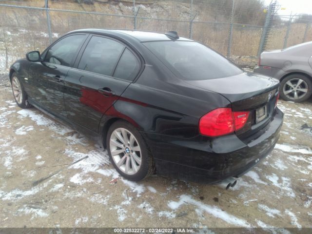 Photo 2 VIN: WBAPK5C50BA656447 - BMW 3 SERIES 