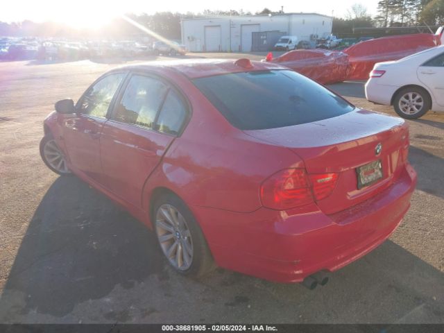 Photo 2 VIN: WBAPK5C50BF121718 - BMW 3 SERIES 