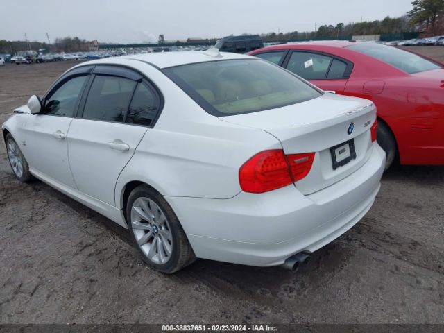 Photo 2 VIN: WBAPK5C50BF122724 - BMW 328I 