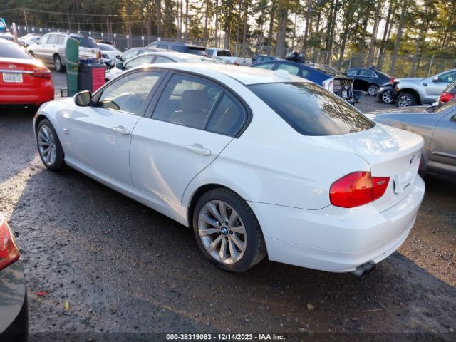 Photo 2 VIN: WBAPK5C50BF124960 - BMW 328I 