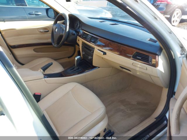 Photo 4 VIN: WBAPK5C50BF124960 - BMW 328I 