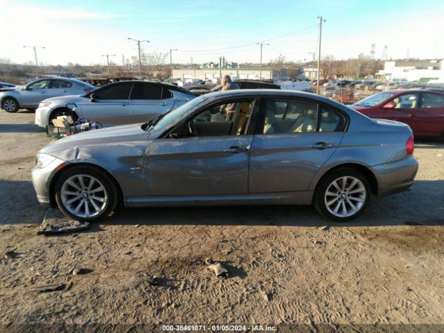 Photo 5 VIN: WBAPK5C50BF126210 - BMW 328I 