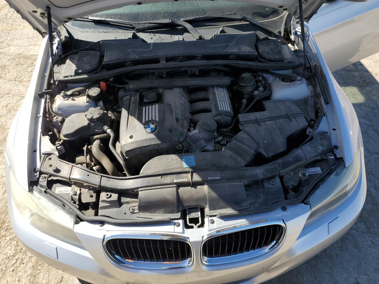 Photo 10 VIN: WBAPK5C51BA655839 - BMW 3ER 