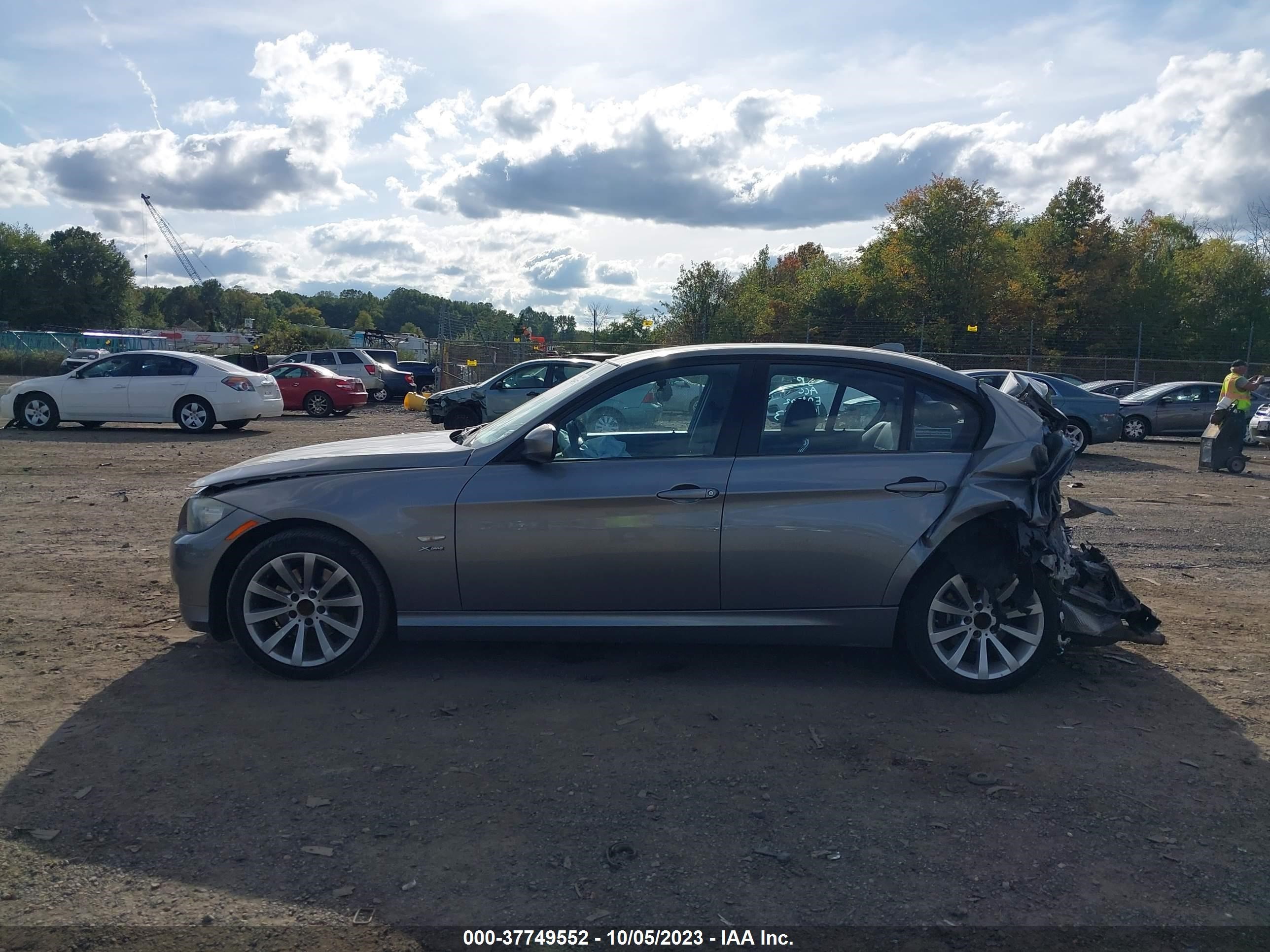 Photo 13 VIN: WBAPK5C51BF123655 - BMW 3ER 