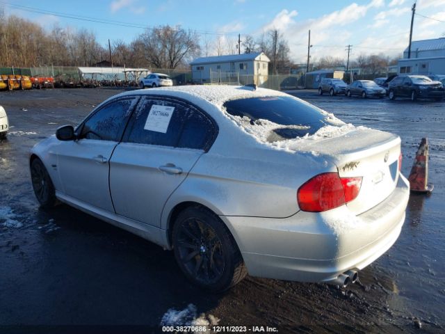 Photo 2 VIN: WBAPK5C52BA994318 - BMW 3 SERIES 