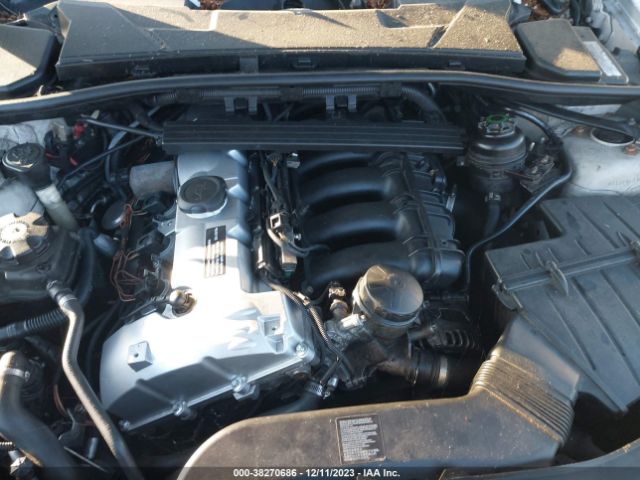 Photo 9 VIN: WBAPK5C52BA994318 - BMW 3 SERIES 