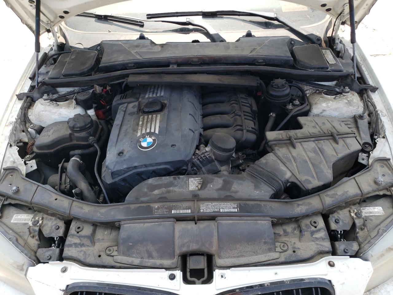 Photo 10 VIN: WBAPK5C52BF124894 - BMW 3ER 