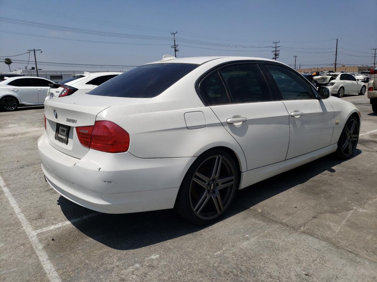 Photo 2 VIN: WBAPK5C52BF124894 - BMW 3ER 