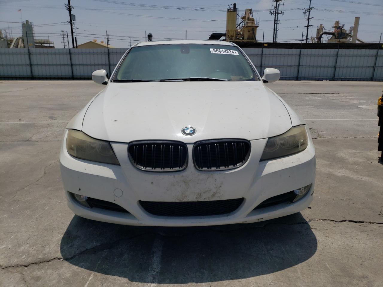 Photo 4 VIN: WBAPK5C52BF124894 - BMW 3ER 