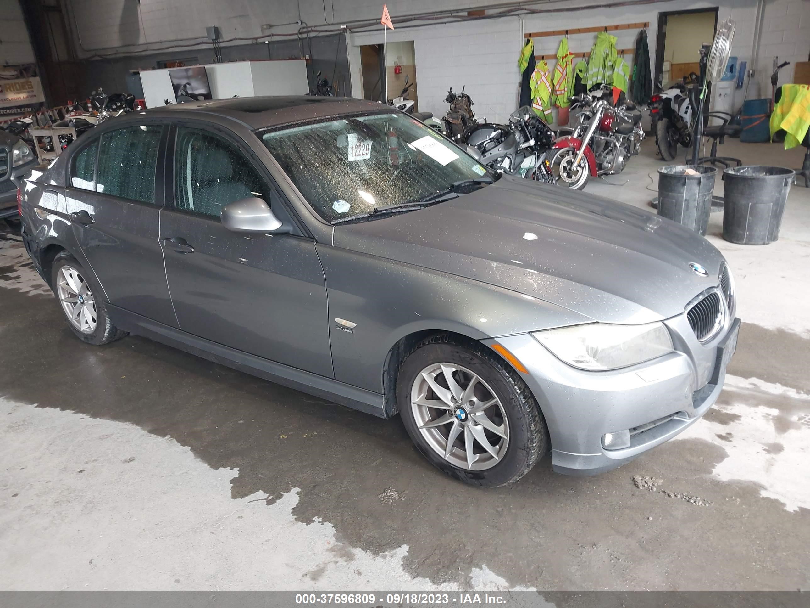 Photo 0 VIN: WBAPK5C53AA648616 - BMW 3ER 