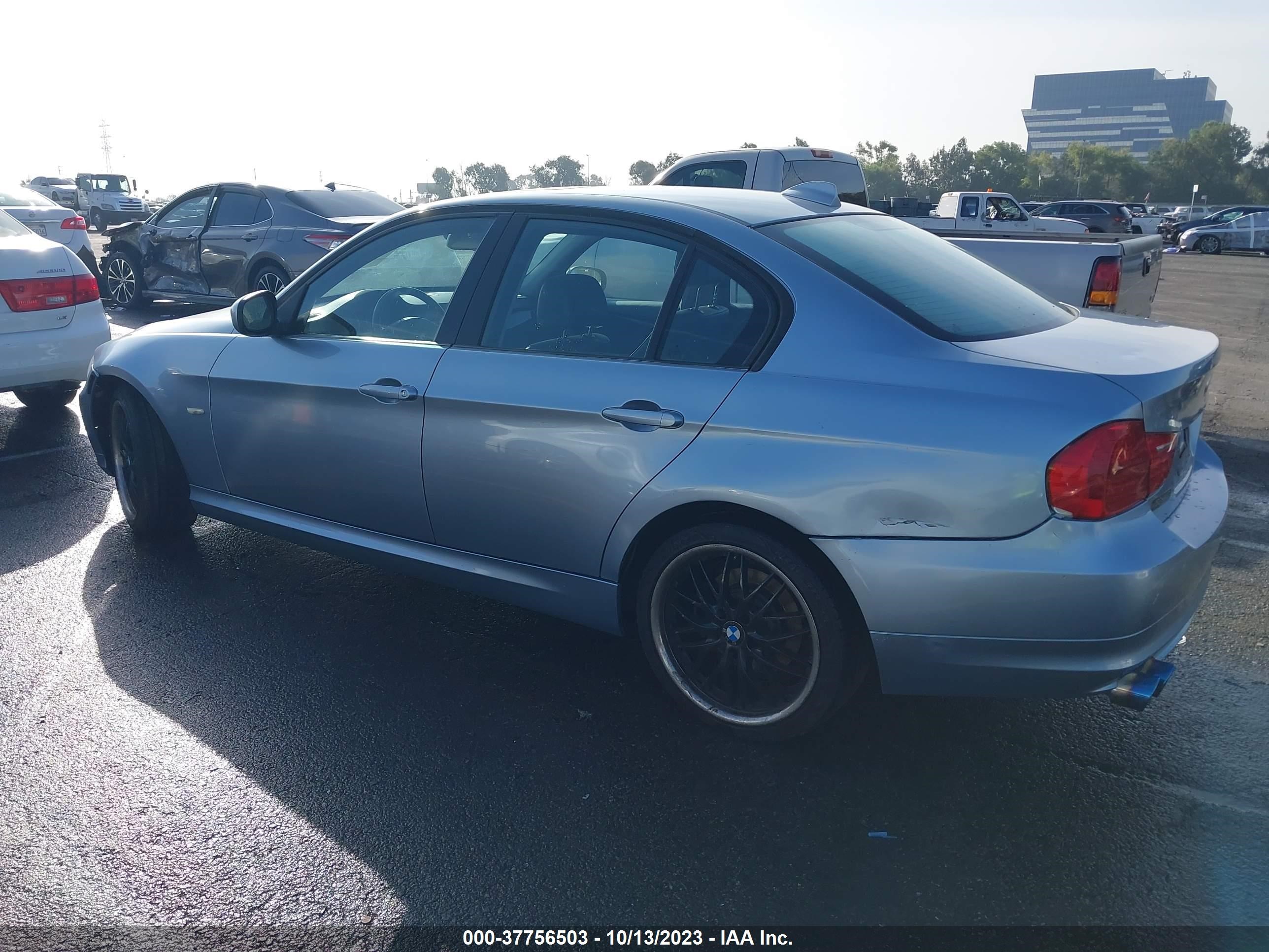 Photo 14 VIN: WBAPK5C53AA649524 - BMW 3ER 