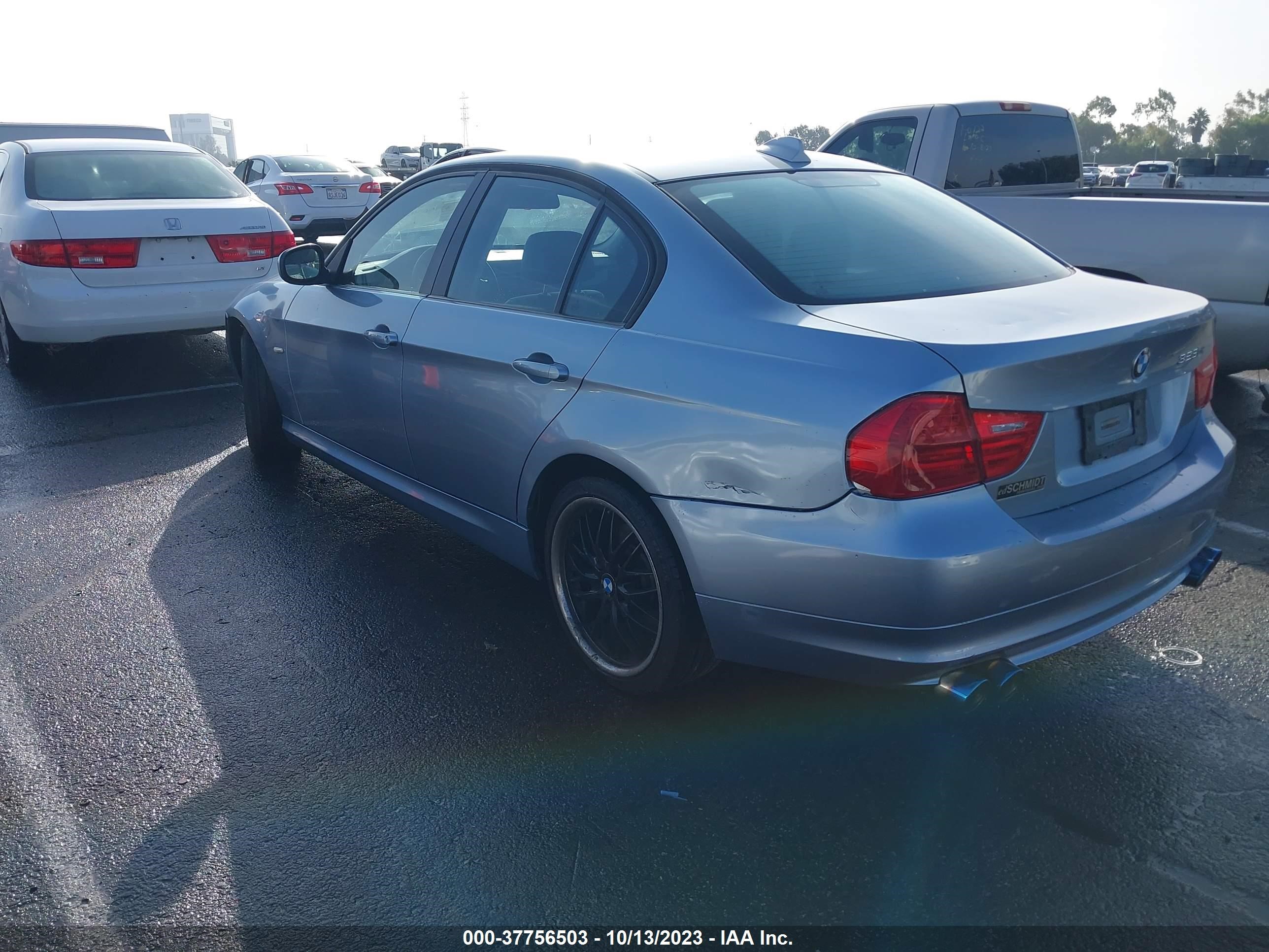 Photo 2 VIN: WBAPK5C53AA649524 - BMW 3ER 