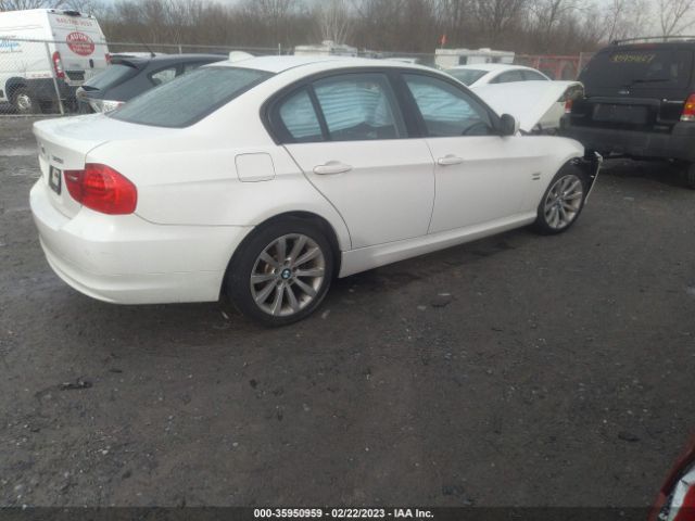 Photo 3 VIN: WBAPK5C53BF122376 - BMW 3 SERIES 