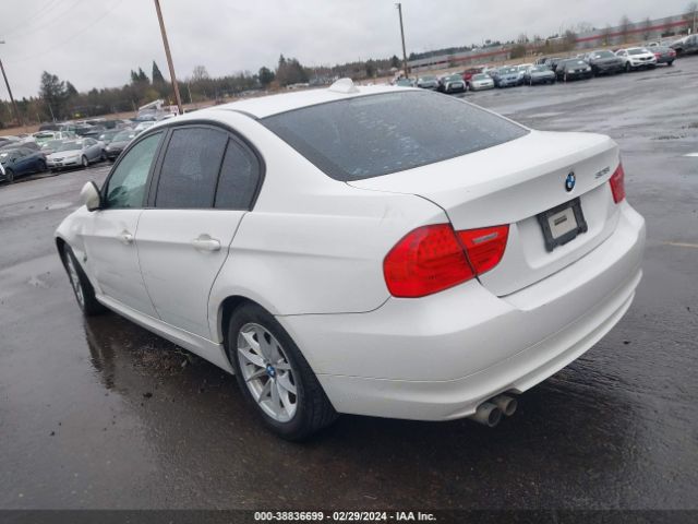 Photo 2 VIN: WBAPK5C54AA647717 - BMW 328I 