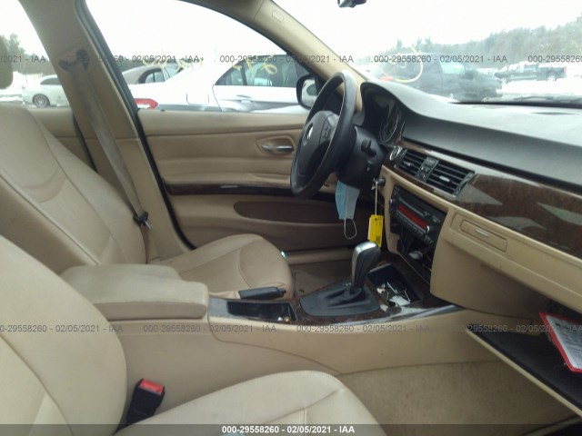 Photo 4 VIN: WBAPK5C54BA654006 - BMW 3 