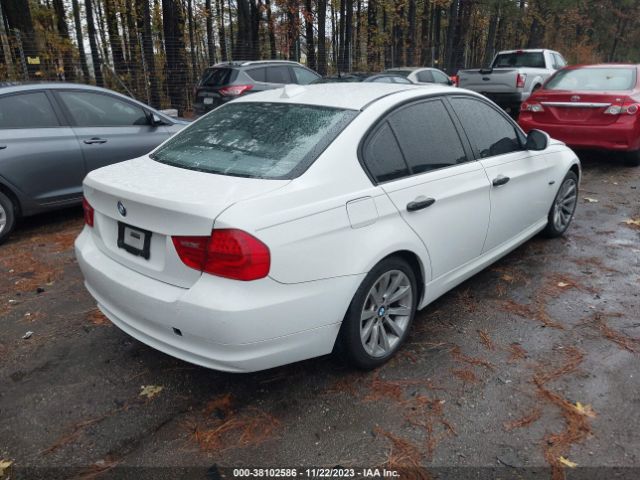 Photo 3 VIN: WBAPK5C54BA657987 - BMW 3 SERIES 