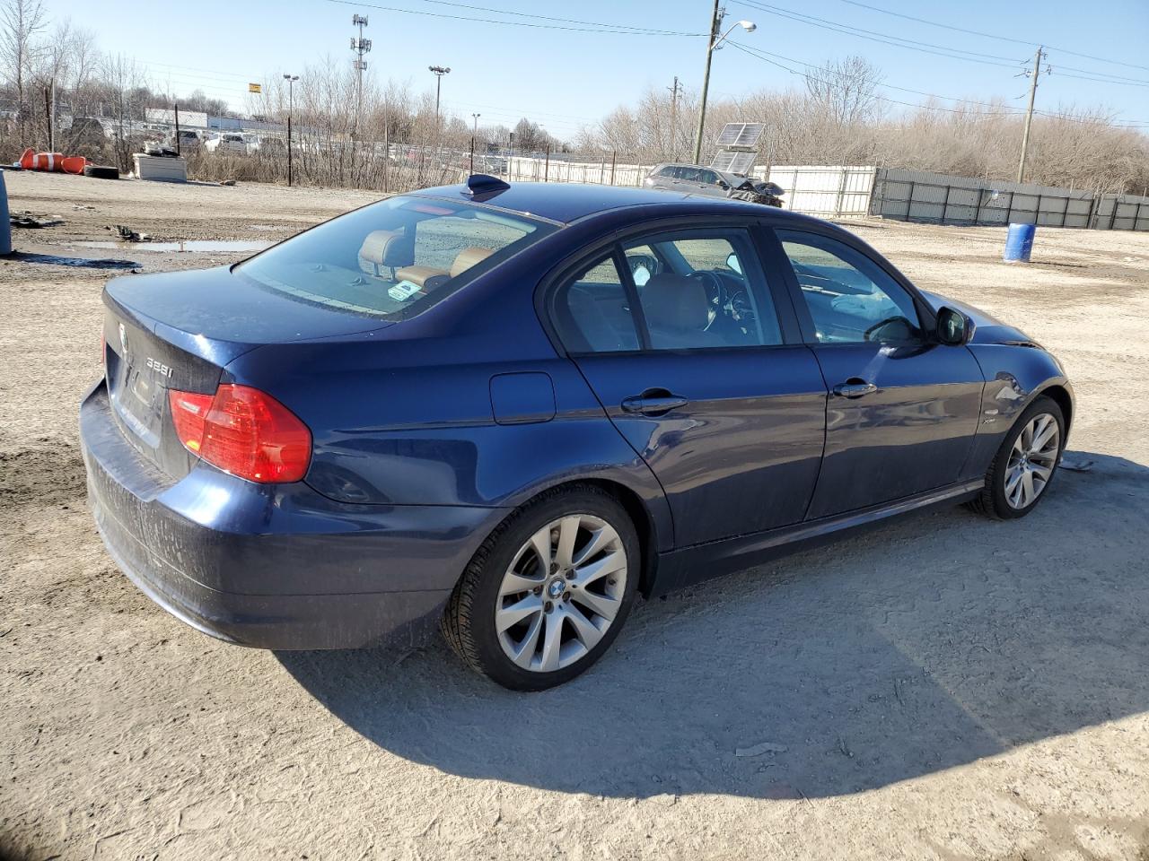 Photo 2 VIN: WBAPK5C54BF123522 - BMW 3ER 