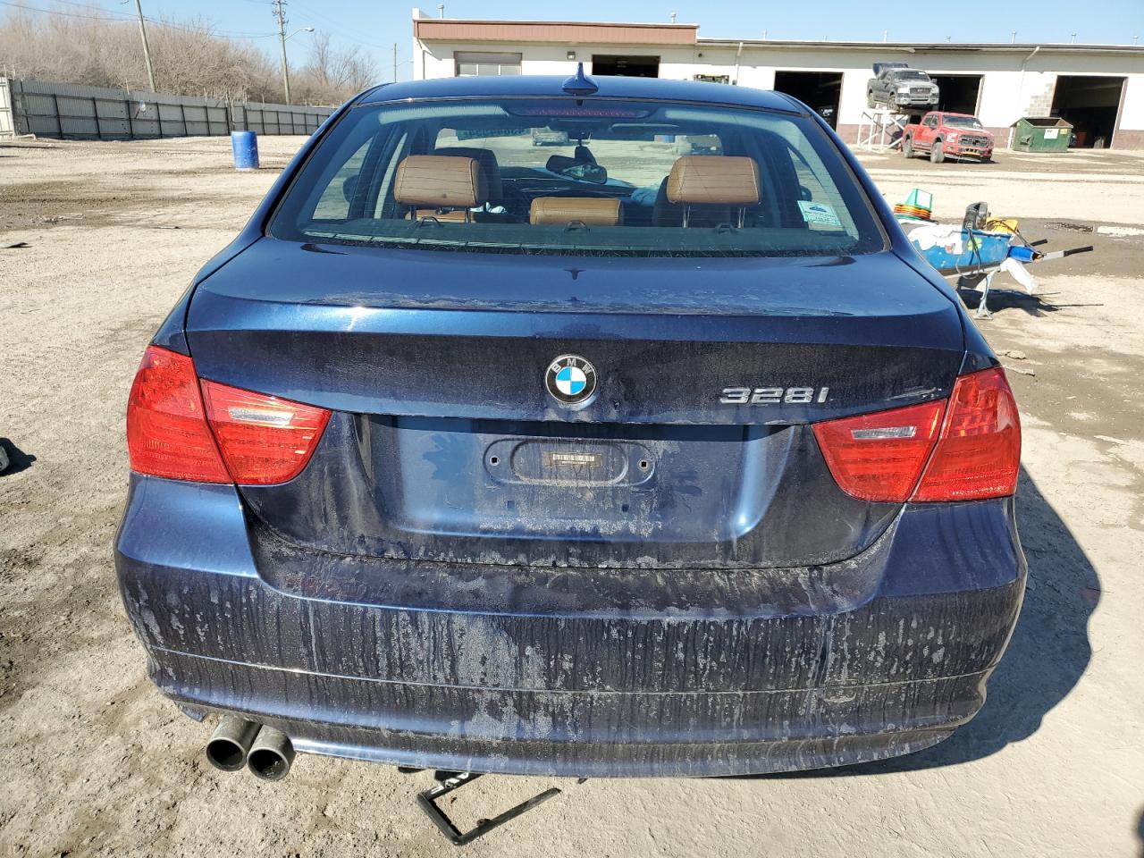 Photo 5 VIN: WBAPK5C54BF123522 - BMW 3ER 