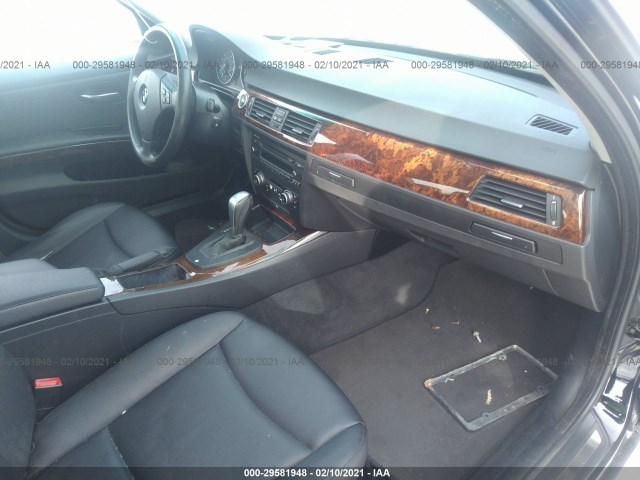 Photo 4 VIN: WBAPK5C55AA649976 - BMW 3 