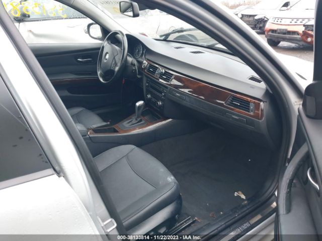 Photo 4 VIN: WBAPK5C55BA659540 - BMW 328I 