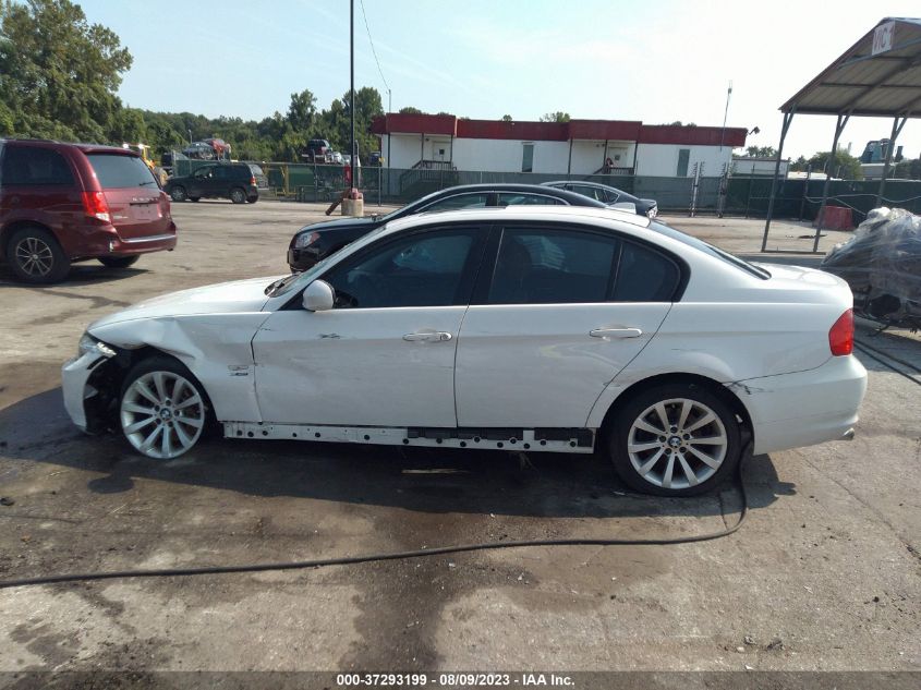 Photo 13 VIN: WBAPK5C55BA660199 - BMW 3ER 