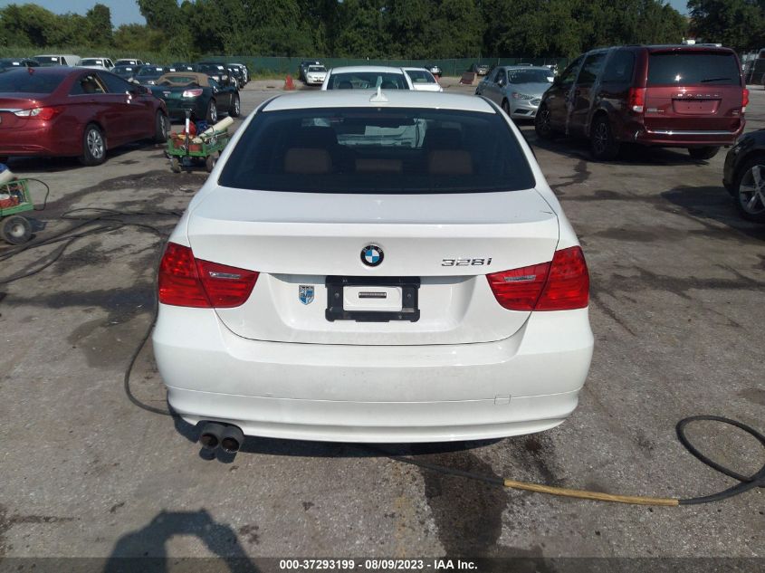 Photo 15 VIN: WBAPK5C55BA660199 - BMW 3ER 