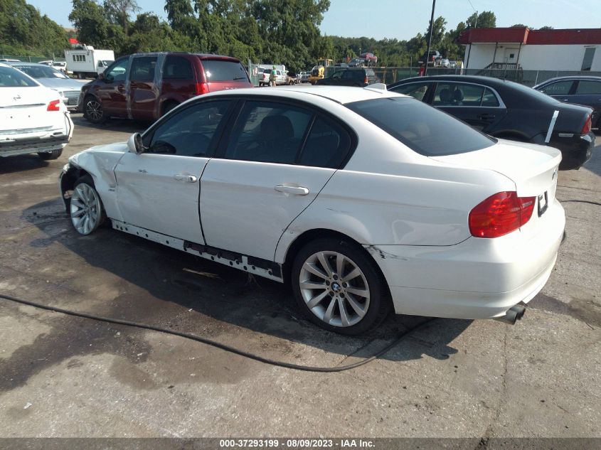 Photo 2 VIN: WBAPK5C55BA660199 - BMW 3ER 