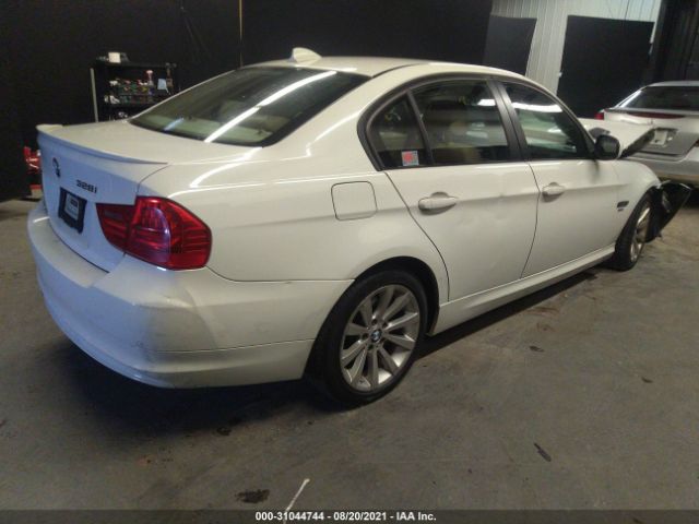 Photo 3 VIN: WBAPK5C55BF123142 - BMW 3 