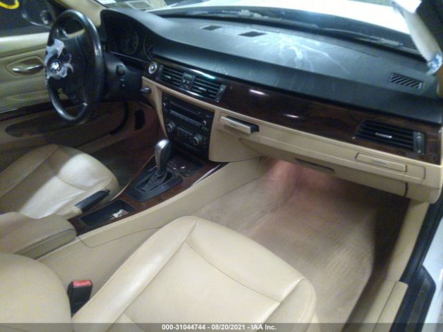 Photo 4 VIN: WBAPK5C55BF123142 - BMW 3 